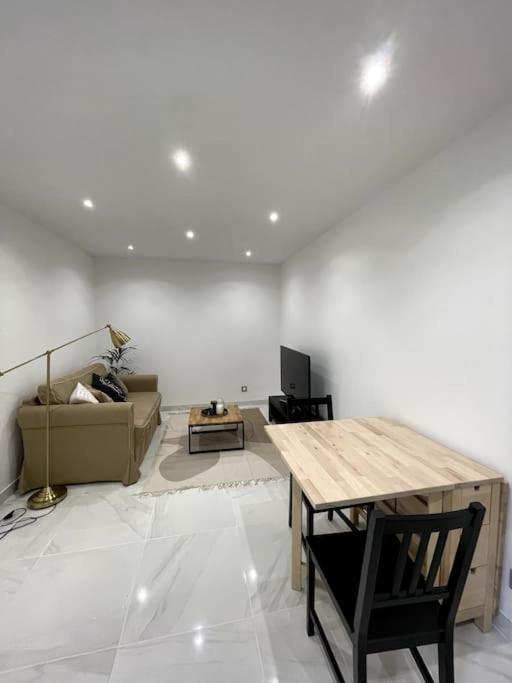 Appartement Cosy Et Moderne Proche De Disneyland Бюсси-Сен-Жорж Экстерьер фото