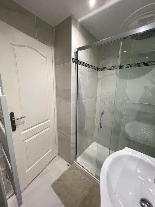 Appartement Cosy Et Moderne Proche De Disneyland Бюсси-Сен-Жорж Экстерьер фото